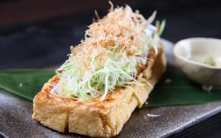 Kotlety z tofu: sprytny sposób na mięsną konsystencję sojowego kotletu