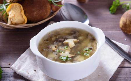 Zupa pieczarkowa z tartym ciastem - prosta i pyszna
