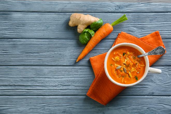 Zupa marchwiowo-imbirowa z menu beszamel
