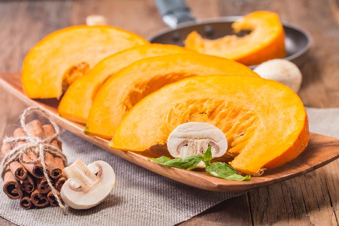 Pasztet z dyni z pieczarkami: przepis dla wegetarian i nie tylko