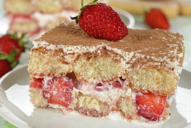 Co to jest mascarpone i do czego się stosuje? Przepis na mus z mascarpone